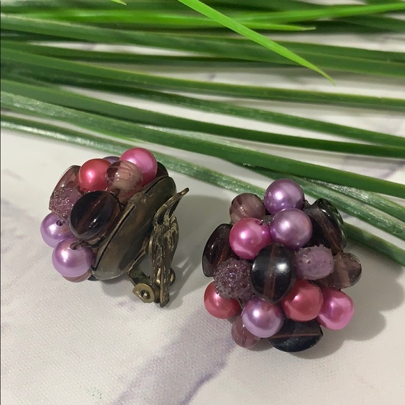 Vintage Jewelry - Vintage Clip-On Beaded Cluster Earrings Shades of Pink Japan Signature